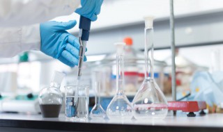 碳酸钠与稀盐酸反应的化学方程式 碳酸钠与稀盐酸会产生气泡吗