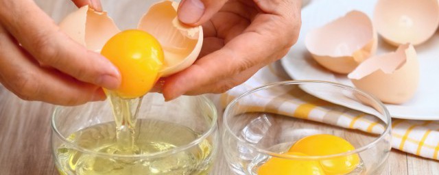 冰糖蒸鸡蛋有什么功效 冰糖蒸鸡蛋有哪些功效