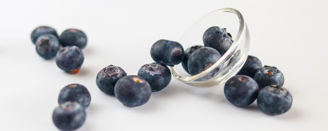 杨梅蓝莓煮多久才能吃 煮杨梅蓝莓需要多长时间