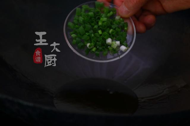 干豆腐炒辣椒土豆片做法大全家常（家常美味小炒土豆片炒干豆腐）