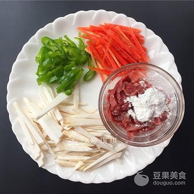 牛肉乌冬面怎么炒（杂蔬牛肉炒乌冬面）