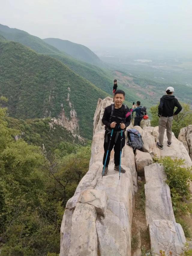 嵩山风景区游玩攻略（嵩山这个地方是每年春天爬山最热门线路）