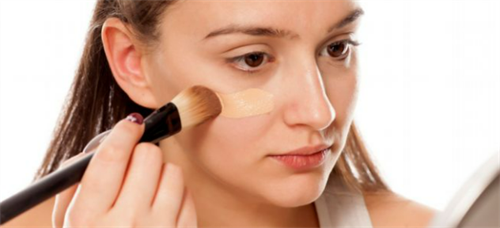 油性皮肤用什么粉底 油性皮肤适合的粉底推荐